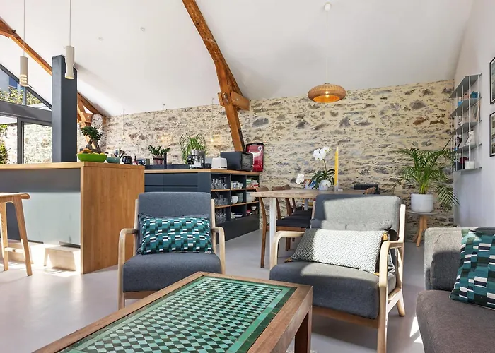 Loft Near Center בית נופש