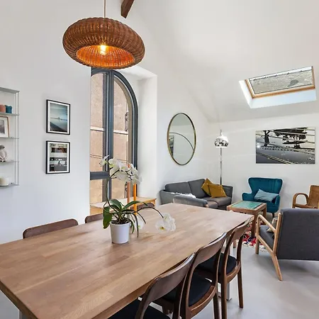 Loft Near Center *